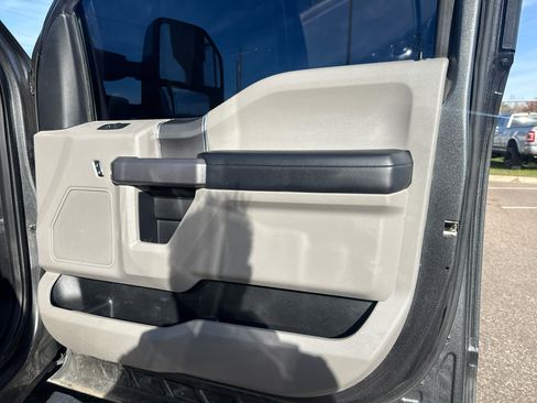 Used 2019 Ford F250 XLT w/ XLT Premium Package image 42