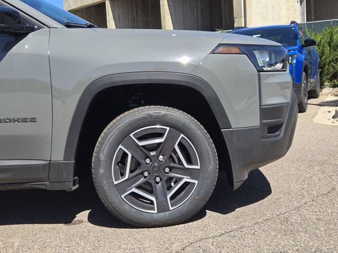 New 2026 Jeep Cherokee Limited AWD/4WD image 6