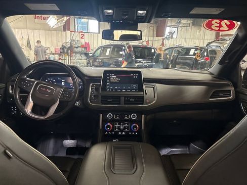 Certified 2023 GMC Yukon XL SLT AWD/4WD image 18