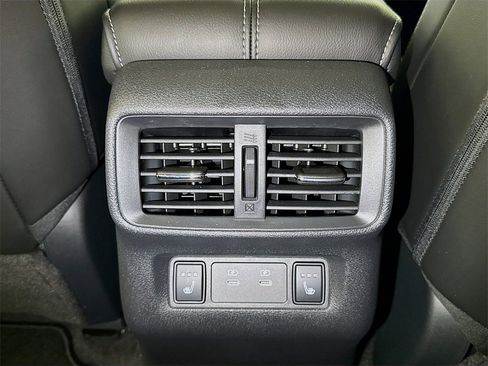 Used 2025 Nissan Murano Platinum w/ Cargo Package image 25