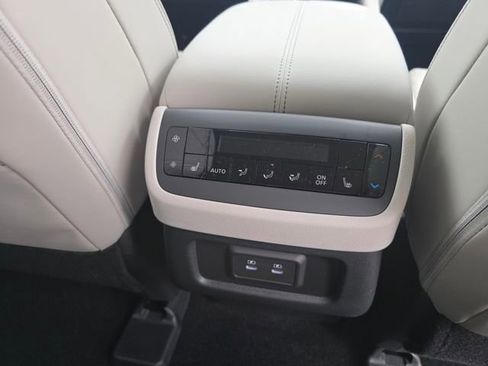 New 2026 Nissan Pathfinder SL image 23