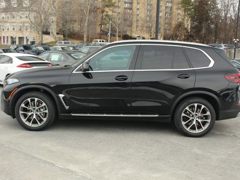 Certified 2024 BMW X5 xDrive40i w/ Premium Package image 5