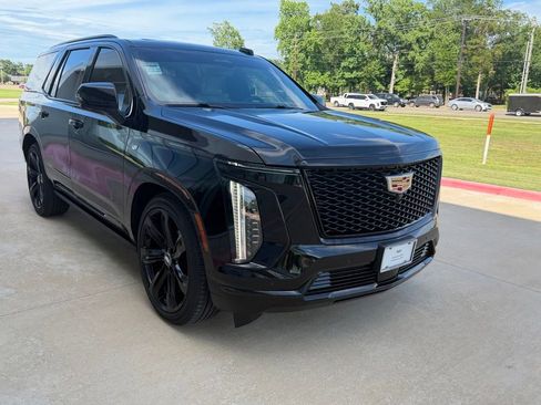 Used 2025 Cadillac Escalade Sport Platinum AWD/4WD image 6