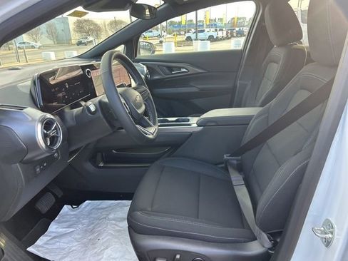 New 2026 Chevrolet Equinox EV LT image 15