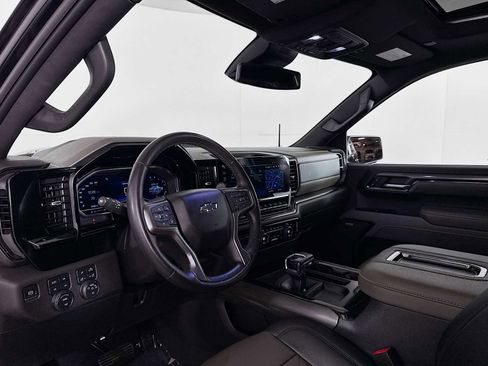 Used 2022 Chevrolet Silverado 1500 ZR2 image 9