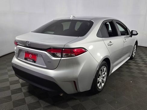 Used 2025 Toyota Corolla LE FWD image 8