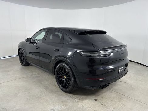 Certified 2022 Porsche Cayenne GTS AWD/4WD image 3