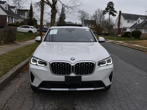 Used 2024 BMW X4 xDrive30i AWD/4WD image 2
