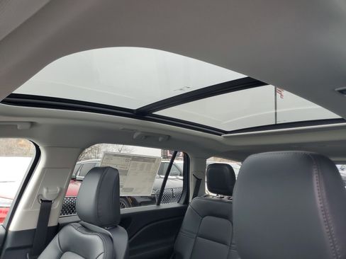 New 2026 Lincoln Aviator AWD image 10