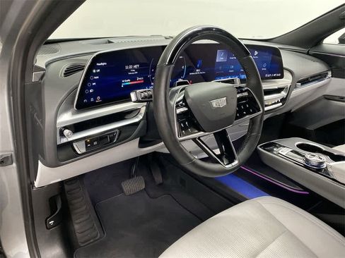 Certified 2024 Cadillac Lyriq Luxury image 2