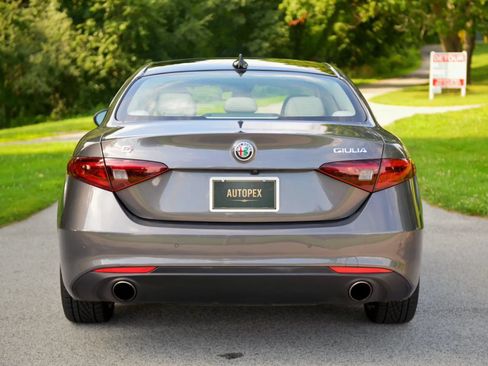 Used 2018 Alfa Romeo Giulia Ti w/ Quick Order Package 22X Lusso AWD/4WD image 25