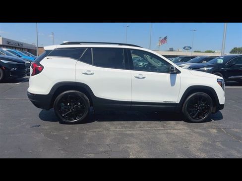 Certified 2023 GMC Terrain SLT w/ Infotainment Package II AWD/4WD image 9