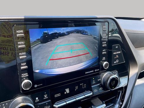 Used 2021 Toyota Highlander XLE FWD image 27