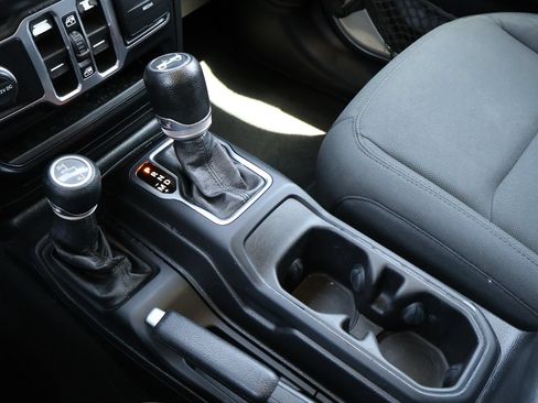 Used 2020 Jeep Wrangler Unlimited Sport S AWD/4WD image 20
