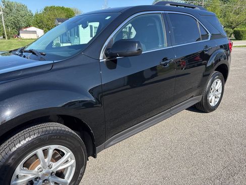 Used 2017 Chevrolet Equinox LT w/ Convenience Package FWD image 3