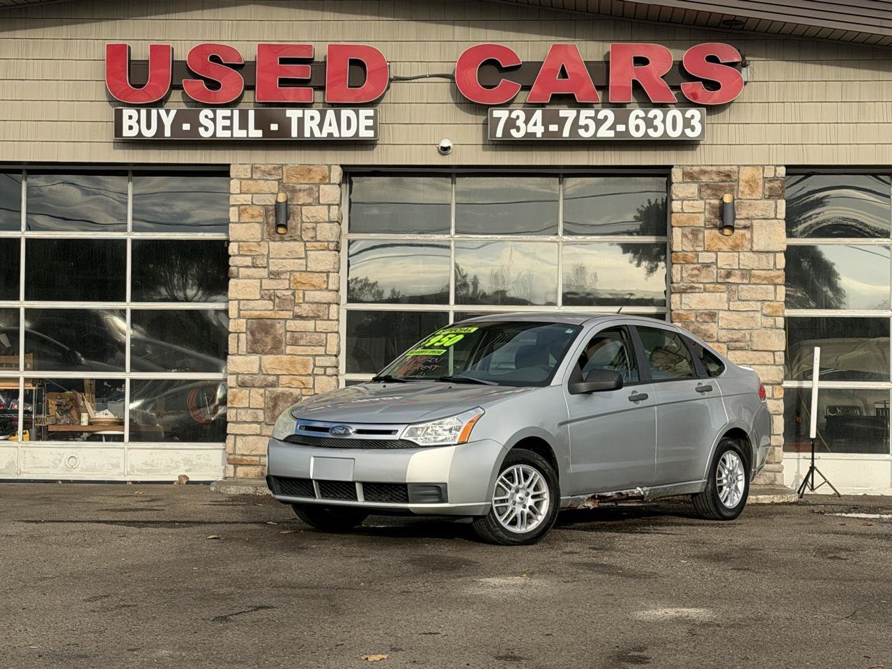 Used 2009 Ford Focus SE FWD image 1