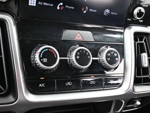 Used 2022 Kia Sorento LX image 18