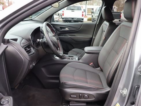 Used 2023 Chevrolet Equinox RS image 4