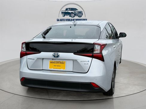 Used 2021 Toyota Prius XLE image 5