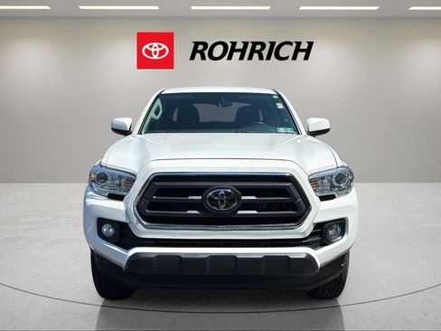 Used 2023 Toyota Tacoma SR5 w/ SR5 Appearance Package RWD image 2