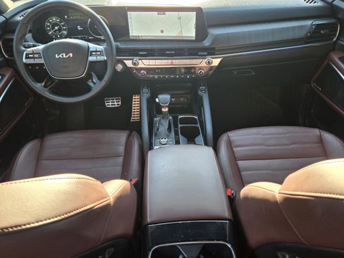 Used 2024 Kia Telluride SX Prestige w/ Towing Package image 15