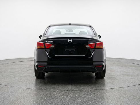 Used 2025 Nissan Altima 2.5 SV FWD image 7