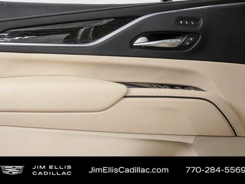 Used 2024 Cadillac Escalade Premium Luxury image 6