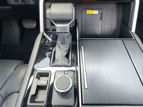 Certified 2024 Toyota Sequoia Platinum AWD/4WD image 23