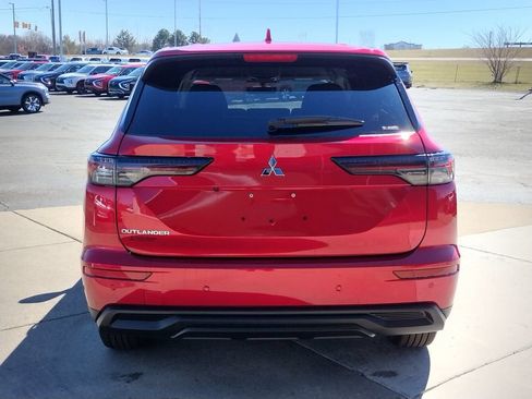 New 2026 Mitsubishi Outlander ES AWD/4WD image 17