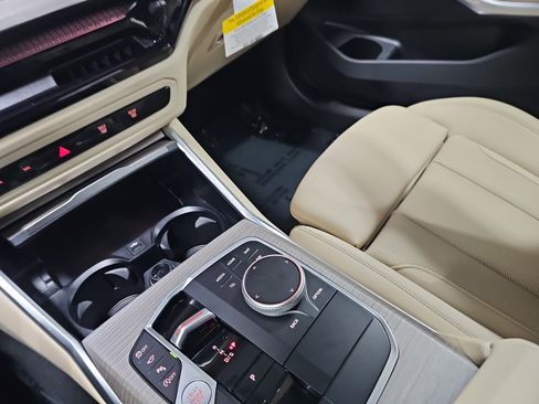 Certified 2025 BMW 330i Sedan w/ Premium Package image 26