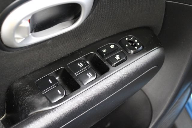 Used 2016 Kia Soul + w/ Designer's Package FWD image 9
