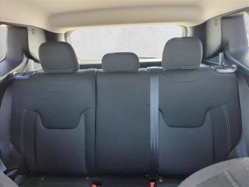 Used 2020 Jeep Renegade Sport FWD image 22