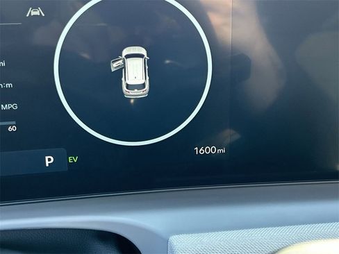 Used 2025 Hyundai Tucson Limited image 32