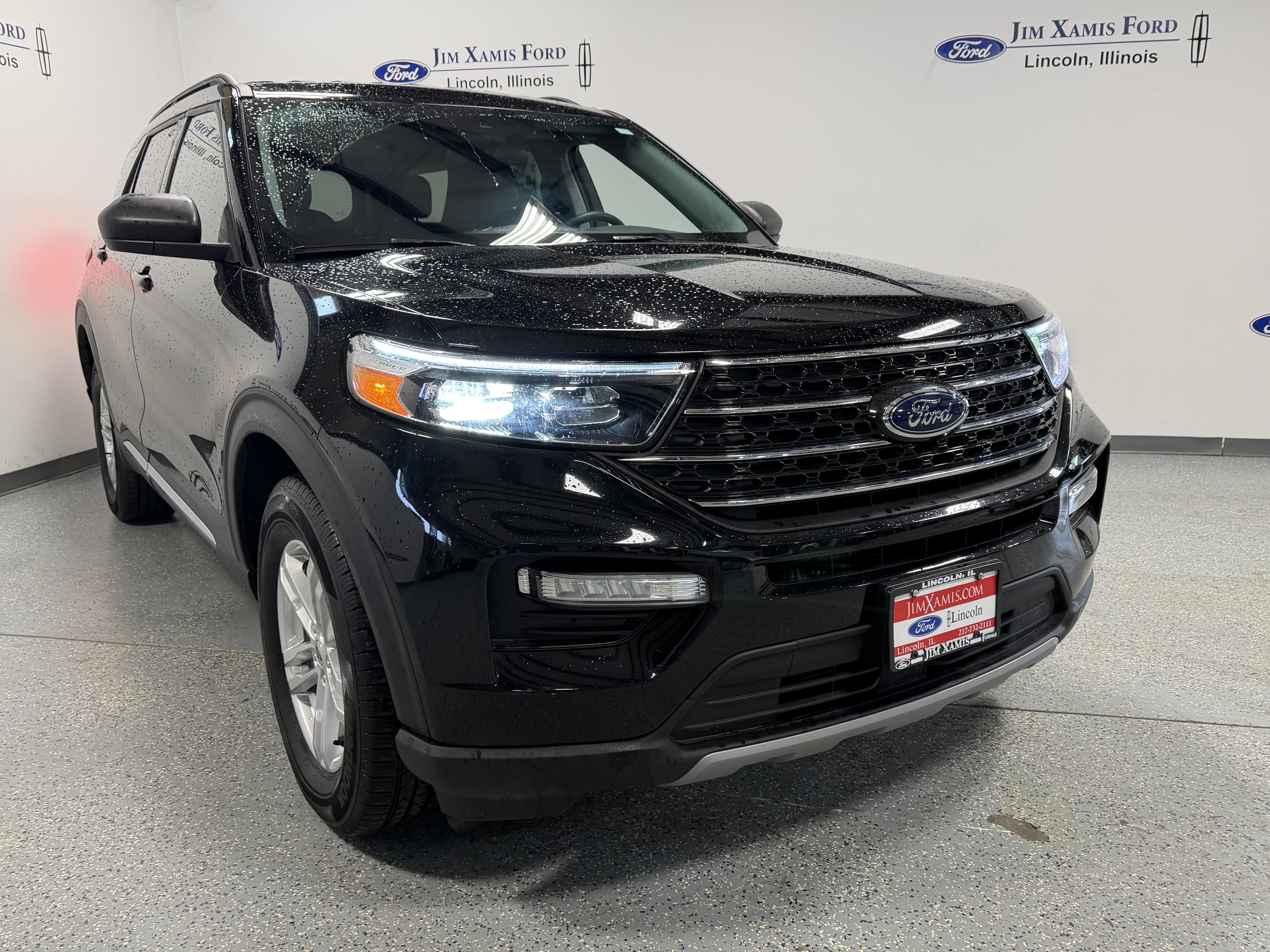 Used 2024 Ford Explorer XLT w/ Equipment Group 202A AWD/4WD image 33