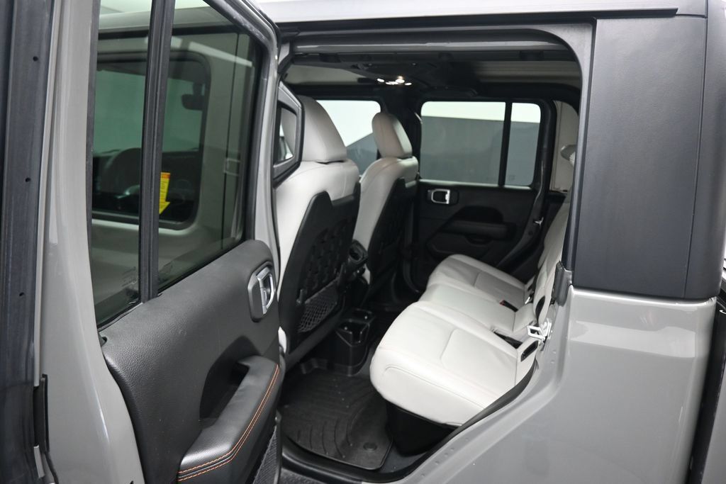 Used 2022 Jeep Gladiator Mojave w/ LED Lighting Group AWD/4WD image 33