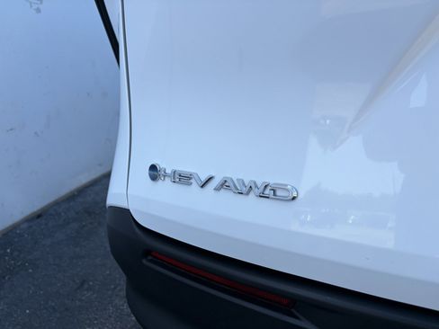 Used 2025 Toyota Sienna LE AWD/4WD image 31