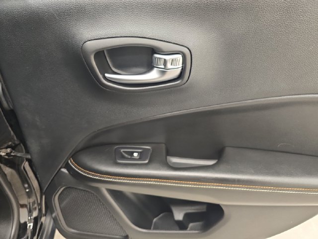 Used 2019 Jeep Compass Sport FWD image 14