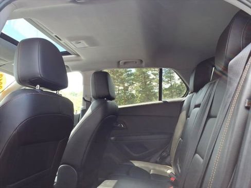 Used 2018 Chevrolet Trax Premier w/ LPO, Protection Package AWD/4WD image 10