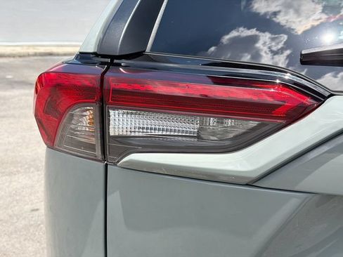Used 2021 Toyota RAV4 XLE FWD image 10