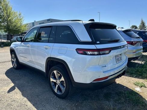 Used 2023 Jeep Grand Cherokee 4WD 4xe image 4