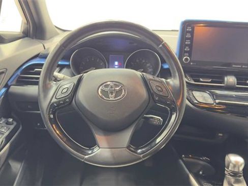 Used 2019 Toyota C-HR XLE image 19