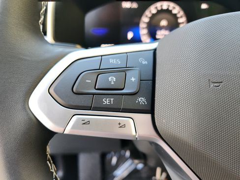 New 2025 Volkswagen Taos SE AWD/4WD image 14