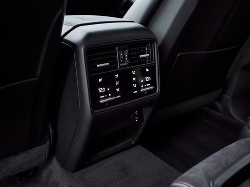 Used 2022 Porsche Cayenne Turbo GT image 49