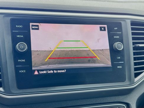 Used 2020 Volkswagen Atlas Cross Sport SE w/ Panoramic Sunroof Package image 10