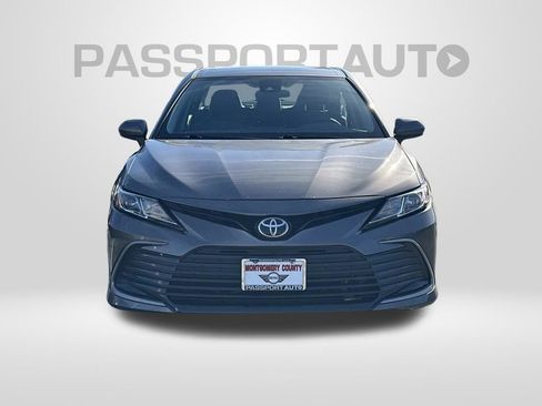 Used 2022 Toyota Camry LE image 6