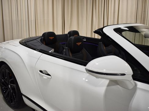New 2026 Bentley Continental GTC AWD/4WD image 4