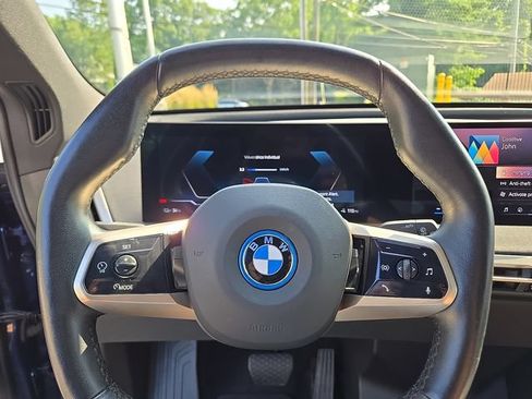 Used 2024 BMW iX xDrive50 w/ Sport Package AWD/4WD image 20