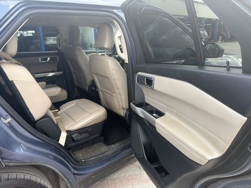 Used 2021 Ford Explorer XLT w/ Equipment Group 202A RWD image 21