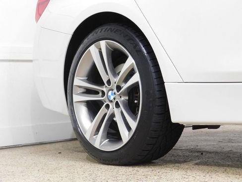 Used 2019 BMW 330i xDrive Wagon AWD/4WD image 8