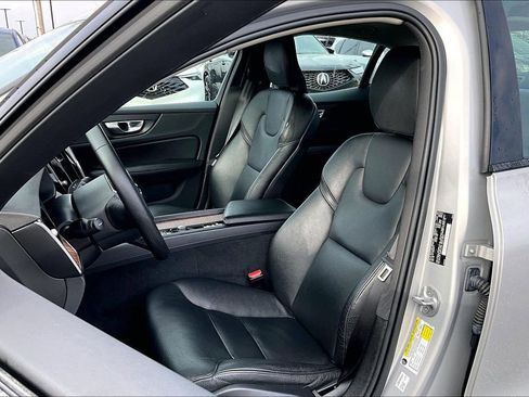 Used 2024 Volvo S60 B5 Plus image 35